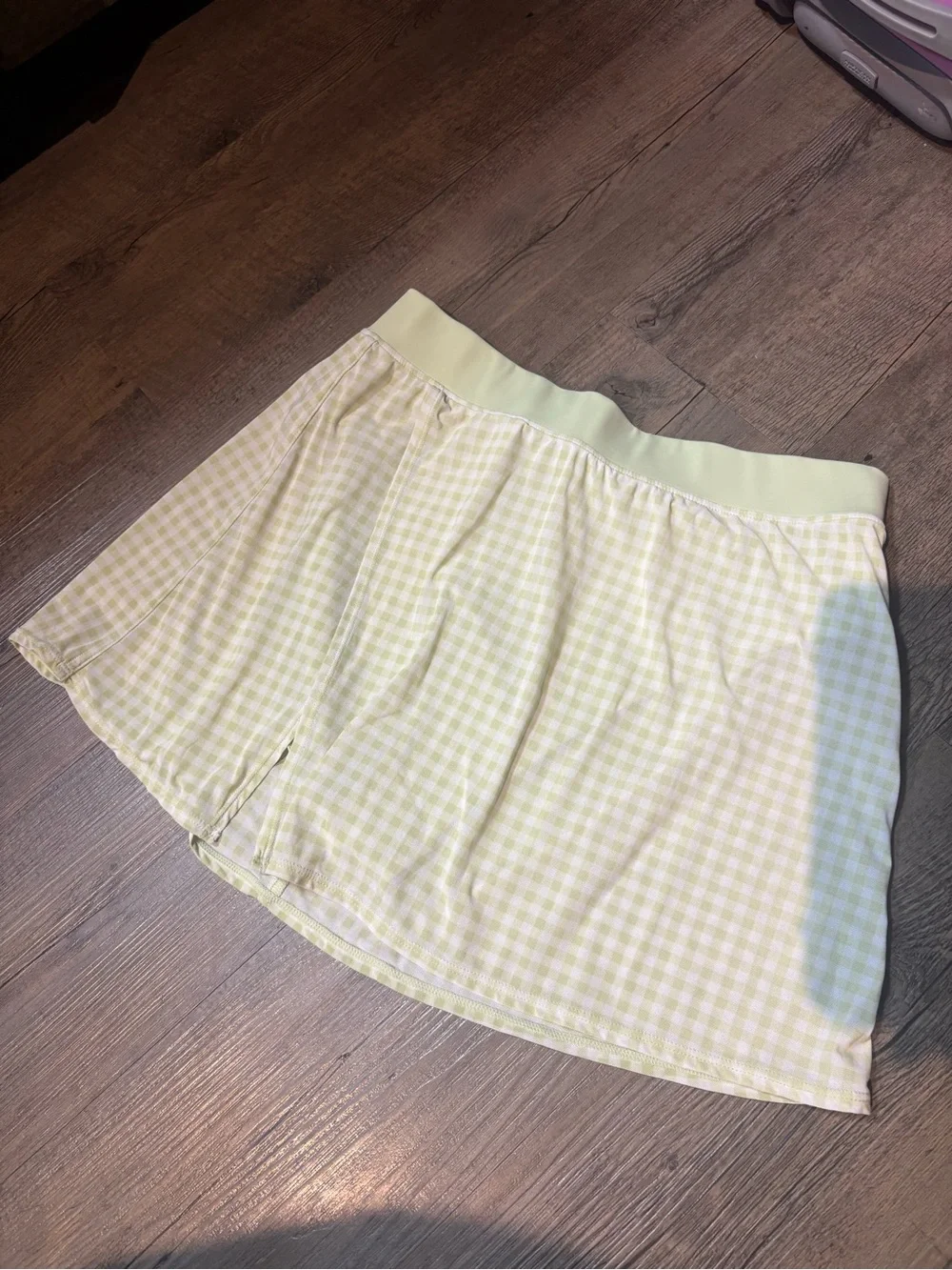 Alo Women’s lime Green Sheet Mesh Gingham Skort